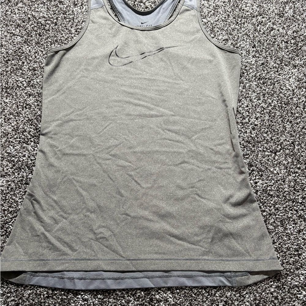 Nike Dri-FIT Heather Gray Tank top woman’s size small